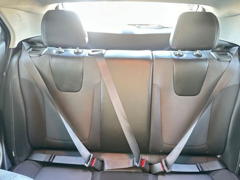 Used 2025 Buick Encore GX Preferred image 38