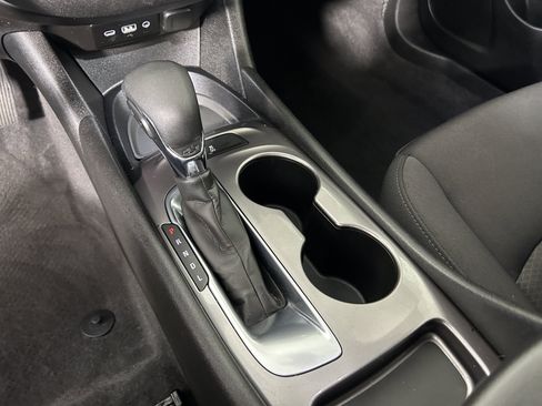 Used 2021 Chevrolet Malibu LS FWD image 16