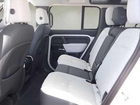 New 2026 Land Rover Defender 110 X-Dynamic SE AWD/4WD image 13