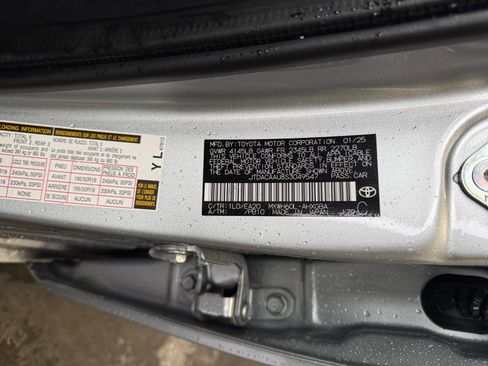 Used 2025 Toyota Prius XLE image 25