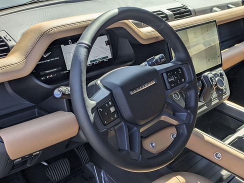 New 2026 Land Rover Defender 110 X-Dynamic SE AWD/4WD image 16