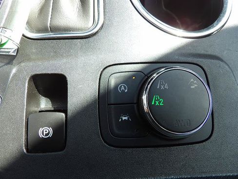Used 2022 Chevrolet Traverse LT AWD/4WD image 27