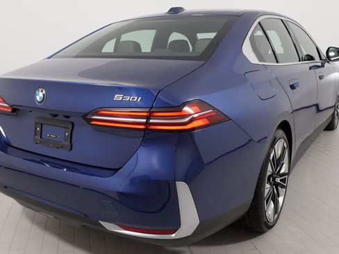 Used 2025 BMW 530i image 28