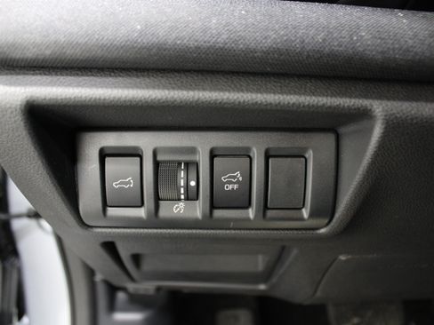 Used 2024 Subaru Outback Premium AWD/4WD image 8