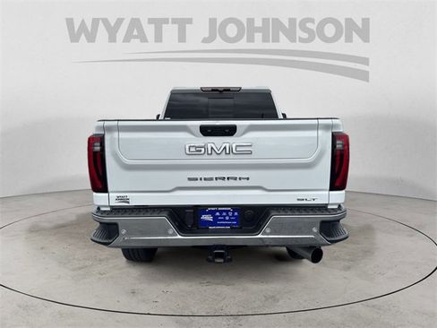 Used 2025 GMC Sierra 2500 SLT w/ SLT Premium Package image 4