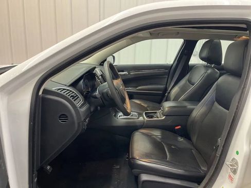 Used 2023 Chrysler 300 Touring L w/ Popular Equipment Group image 10