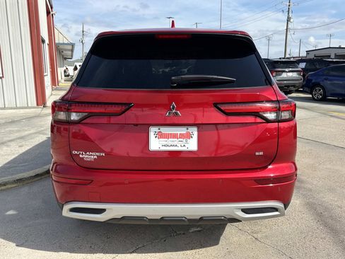 Used 2022 Mitsubishi Outlander SE image 6
