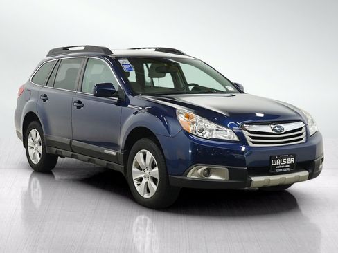 Used 2011 Subaru Outback 3.6R Limited w/ PWR Moonroof Pkg AWD/4WD image 7