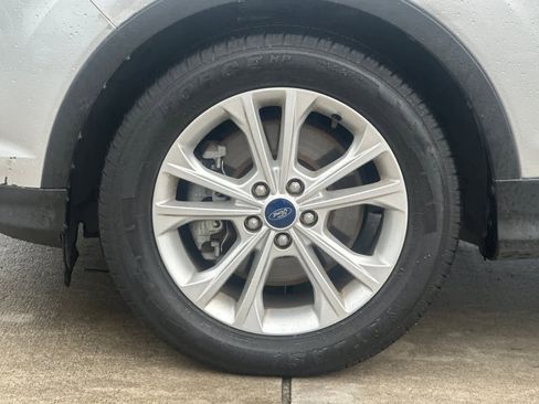 Used 2019 Ford Escape SE image 23