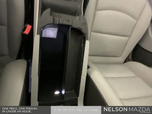 Used 2023 GMC Terrain SLE w/ Driver Convenience Package image 39