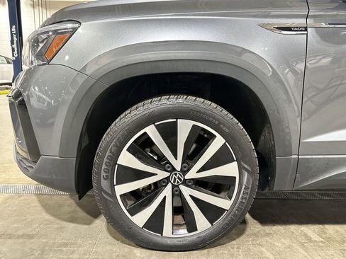 Used 2022 Volkswagen Taos SE image 18