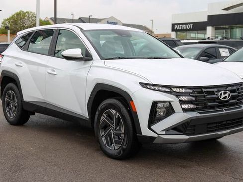 New 2026 Hyundai Tucson Blue SE AWD/4WD image 1