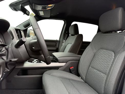 New 2026 RAM 1500 Express AWD/4WD image 9