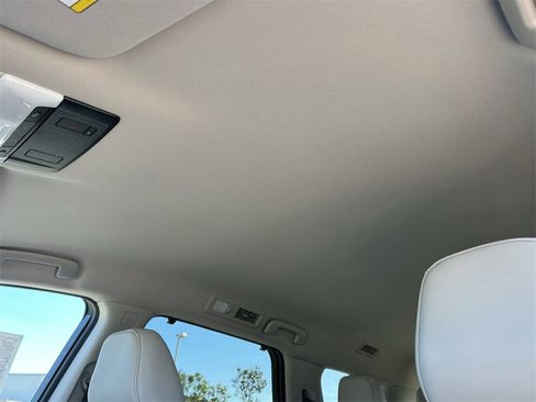 New 2025 Nissan Pathfinder SL w/ Black Appearance Package image 20