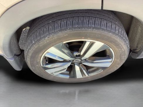 Used 2024 Nissan Rogue SL image 24