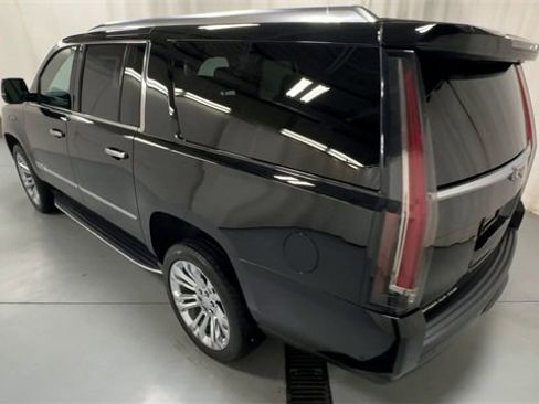 Used 2019 Cadillac Escalade ESV Premium Luxury w/ LPO, Radiant Package image 6
