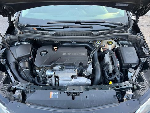 Used 2017 Chevrolet Cruze LT image 13