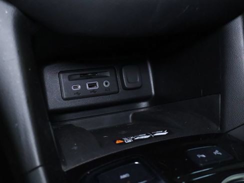 Used 2022 Chevrolet Equinox Premier AWD/4WD image 35