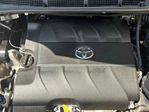 Used 2013 Toyota Sienna LE FWD image 53