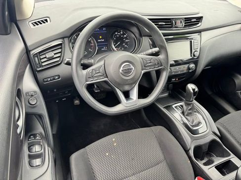 Used 2021 Nissan Rogue Sport S image 18