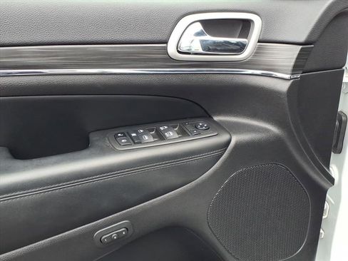Used 2022 Jeep Grand Cherokee Limited image 4