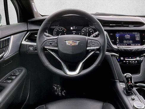 Certified 2024 Cadillac XT6 Premium Luxury AWD/4WD image 7