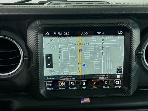Used 2023 Jeep Wrangler Unlimited Sahara AWD/4WD image 21