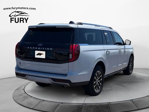 Used 2025 Ford Expedition Max Platinum AWD/4WD image 3