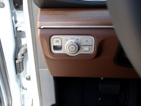 Certified 2025 Mercedes-Benz GLE 350 4MATIC image 38