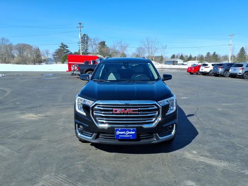 Used 2024 GMC Terrain SLT image 9