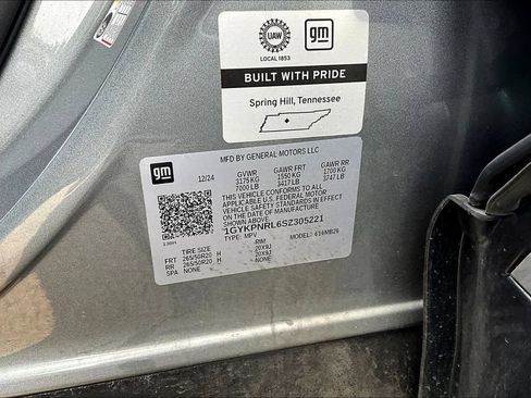 Certified 2025 Cadillac Lyriq Luxury w/ LPO, Floor Liner Package AWD/4WD image 18