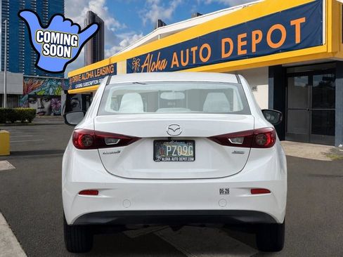 Used 2016 MAZDA MAZDA3 i Sport w/ Preferred Equipment Package FWD image 4