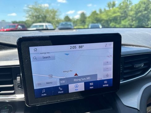 Used 2020 Ford Explorer XLT w/ Equipment Group 202A AWD/4WD image 19