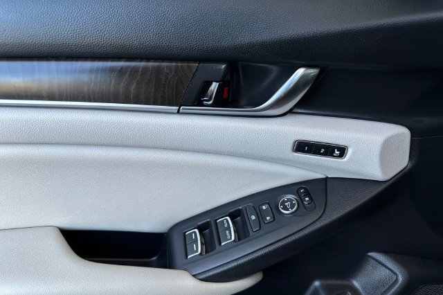 Used 2022 Honda Accord EX-L image 8