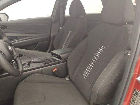 Used 2025 Hyundai Elantra Sport FWD image 17