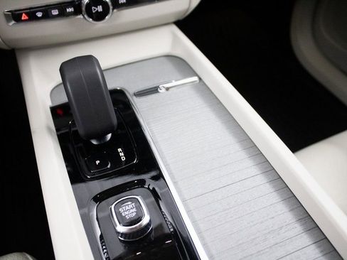 Certified 2025 Volvo XC60 T8 Plus w/ Protection Package Premier image 26