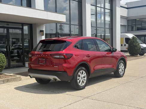 Used 2025 Ford Escape Active w/ Cold Weather Package AWD/4WD image 4