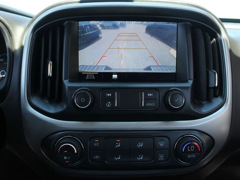 Used 2019 Chevrolet Colorado ZR2 AWD/4WD image 32