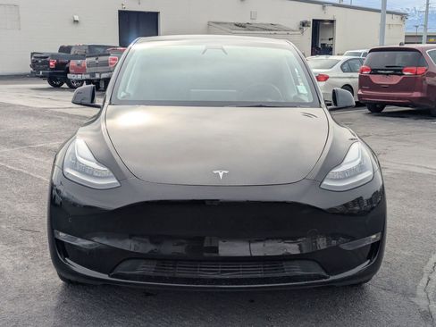 Used 2021 Tesla Model Y Long Range image 10