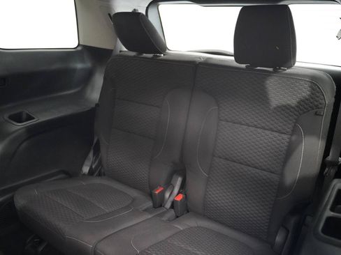 Used 2017 GMC Acadia SLE FWD image 33