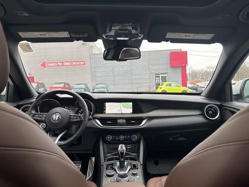 Used 2023 Alfa Romeo Stelvio Ti image 31