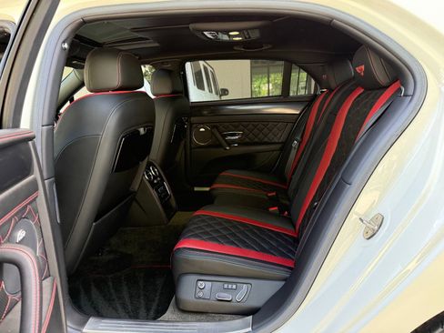 Used 2018 Bentley Flying Spur S W12 AWD/4WD image 32