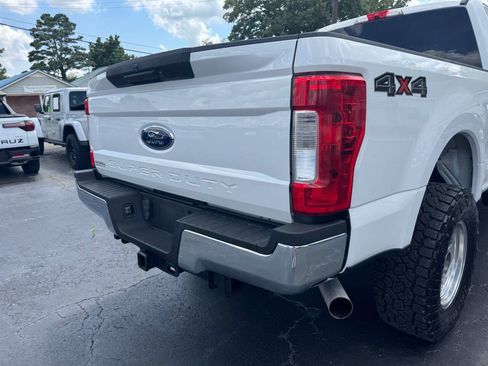 Used 2019 Ford F250 XL w/ STX Appearance Package AWD/4WD image 17