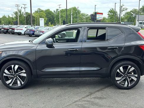 Certified 2023 Volvo XC40 B5 Plus w/ Driver Assist Package AWD/4WD image 3