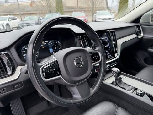 Used 2022 Volvo V60 T5 Cross Country w/ Advanced Package image 22