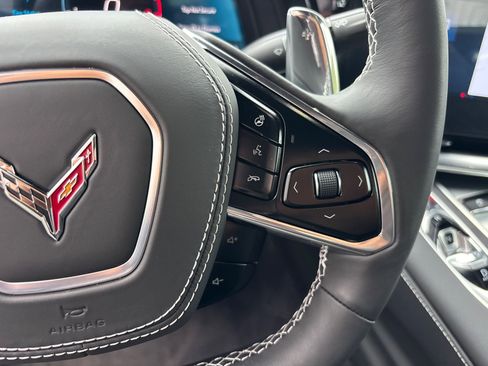 Used 2025 Chevrolet Corvette Stingray Preferred Conv w/ Z51 Performance Package RWD image 19