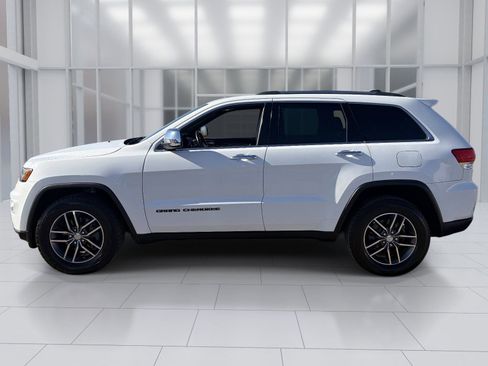 Used 2018 Jeep Grand Cherokee Limited image 3