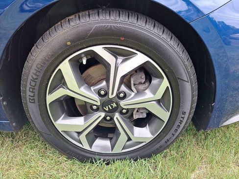 Used 2021 Kia Forte LXS image 9