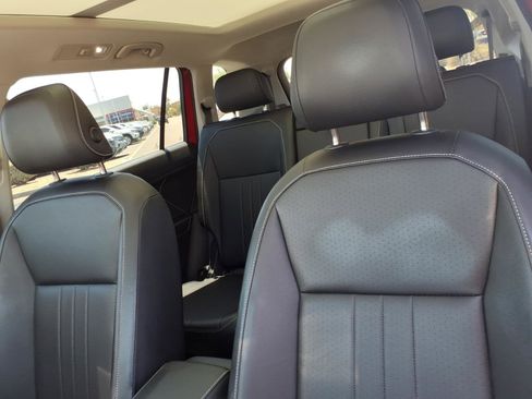 Certified 2023 Volkswagen Tiguan SE w/ Panoramic Sunroof Package FWD image 20
