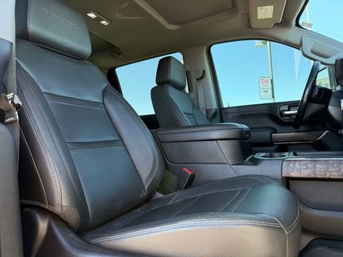 Used 2022 GMC Sierra 3500 Denali w/ Denali Ultimate Package image 14